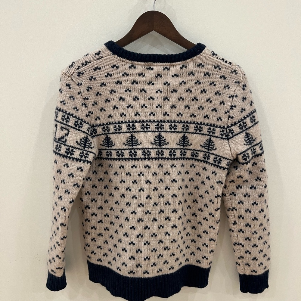 Vintage L.L. Bean Women's Cream and Navy Fisherman’s Lamb Wool Sweater - Picture 5 of 5
